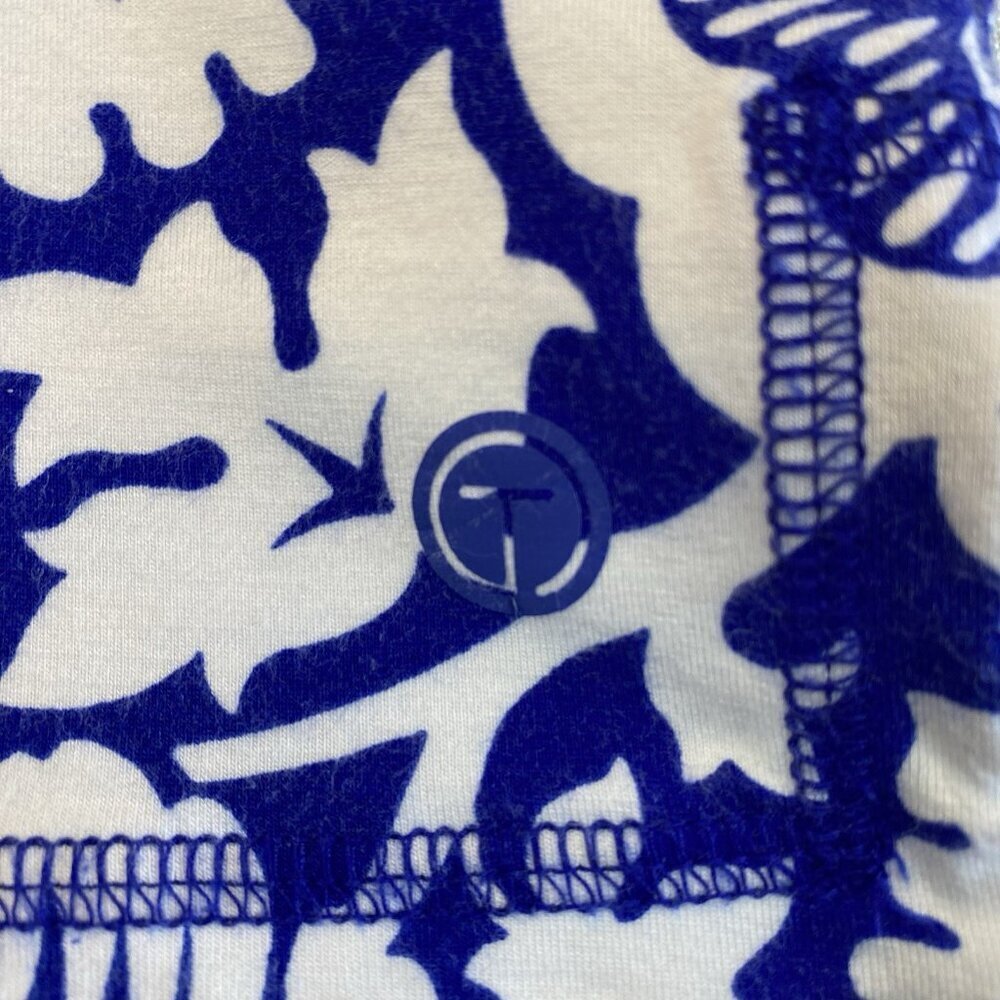 T By TALBOTS Blue Floral UPF 50+ Sun Protection Stretch Knit Top Large PETITE - Picture 3 of 14